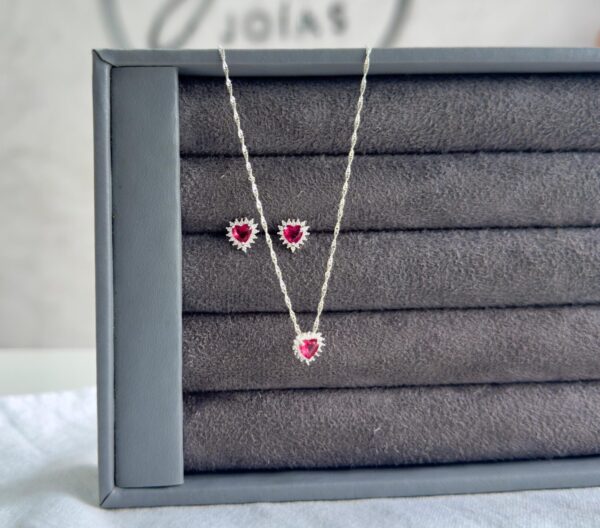 Conjunto cravejado pedra rosa