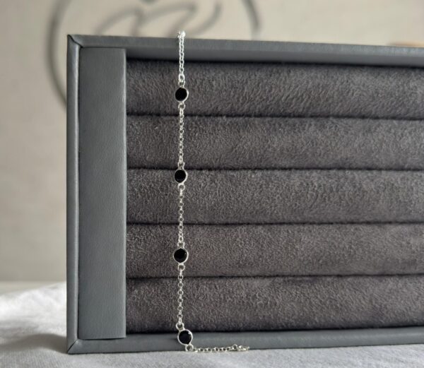 Pulseira pedras preta