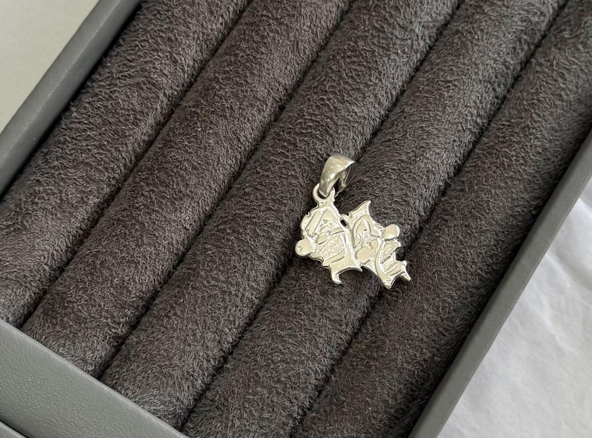 Pingente chora agora ri depois