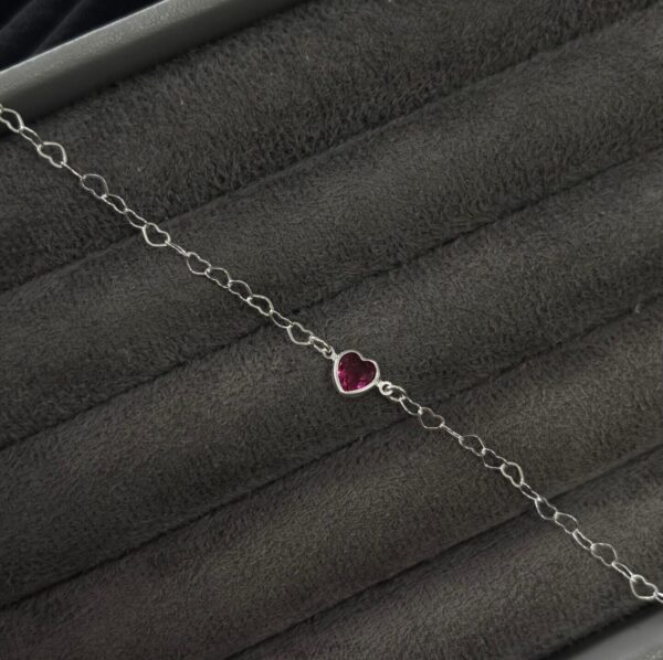 Pulseira coração único com pedra rosa
