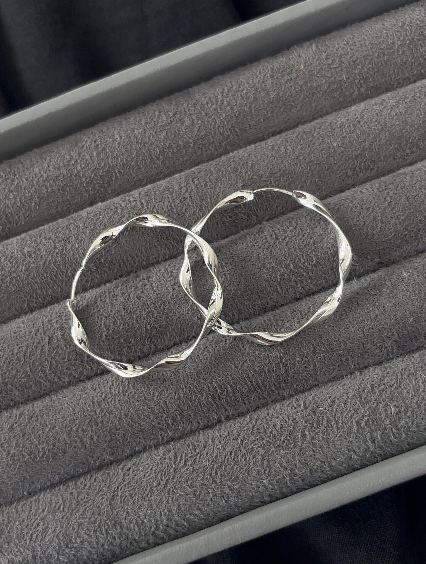 Brinco Argola torcida