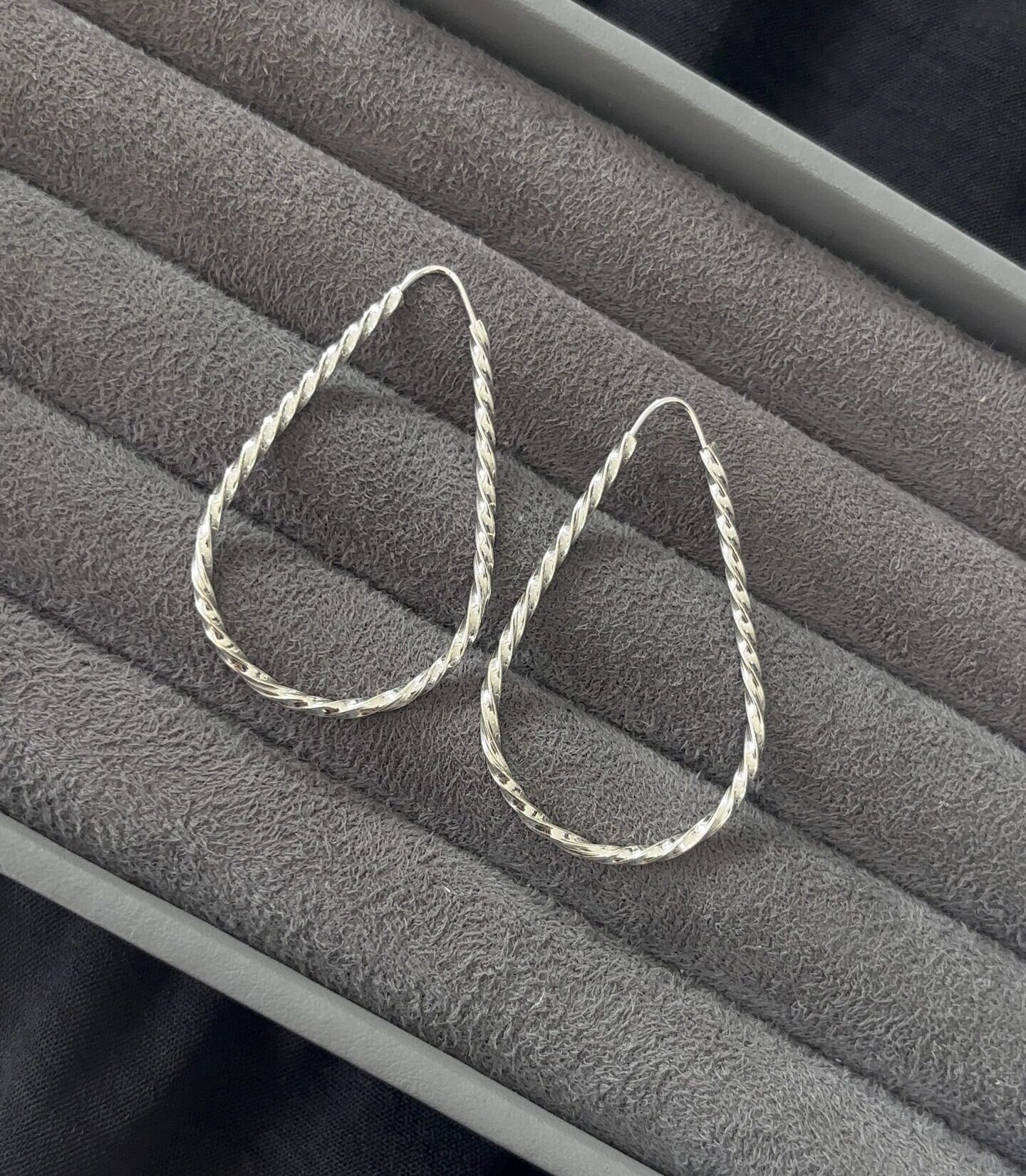 Brinco Em Gota Trançado